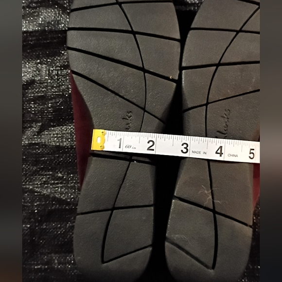 9.5 WIDE Clarks Daelyn Hill Suede Velvet Burgundy Red Maroon Slip On Loafers - Picture 11 of 13